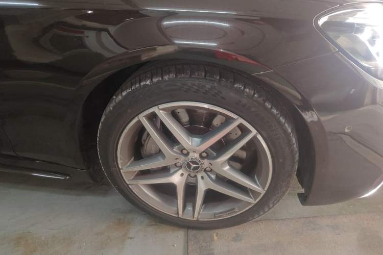 Used Mercedes-Benz S-Class 2018 S 450 L 4MATIC Right Front Wheel Hub