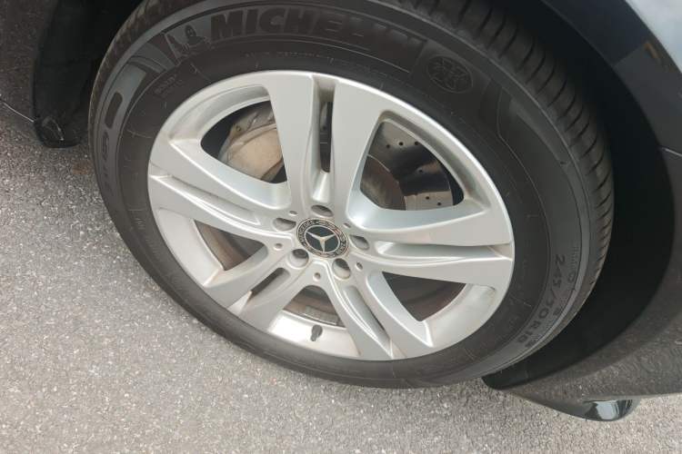 Used Mercedes-Benz S-Class 2018 S 350 L Right Front Wheel Hub