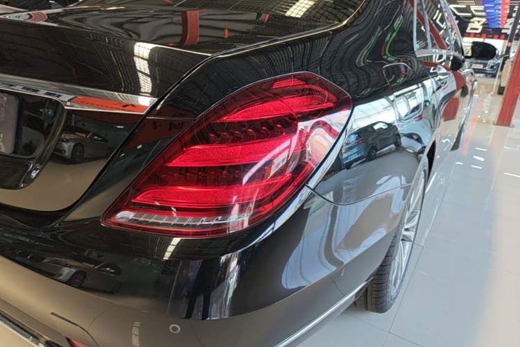 Used Mercedes-Benz S-Class 2018 S 320 L Right Rear Taillight