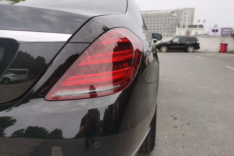 Used Mercedes-Benz S-Class 2018 S 450 L Right Rear Taillight