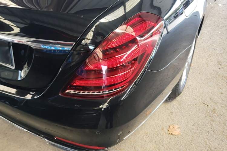 Used Mercedes-Benz S-Class 2018 S 350 L Right Rear Taillight