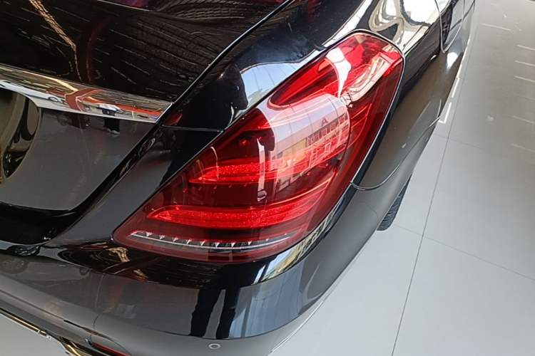 Used Mercedes-Benz S-Class 2018 S 320 L Right Rear Taillight