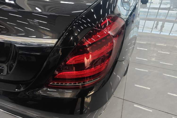 Used Mercedes-Benz S-Class 2018 S 320 L Right Rear Taillight