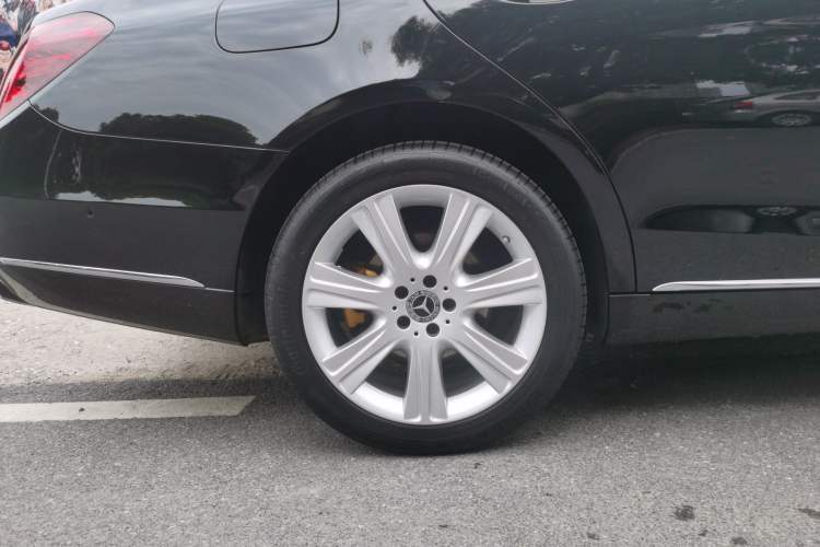 Used Mercedes-Benz S-Class 2018 S 450 L Right Rear Wheel Hub