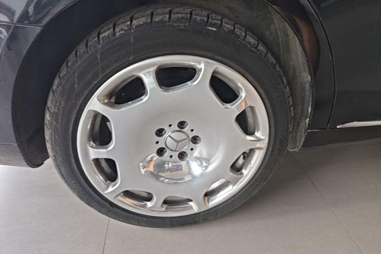 Used Mercedes-Benz S-Class 2018 S 320 L Right Rear Wheel Hub