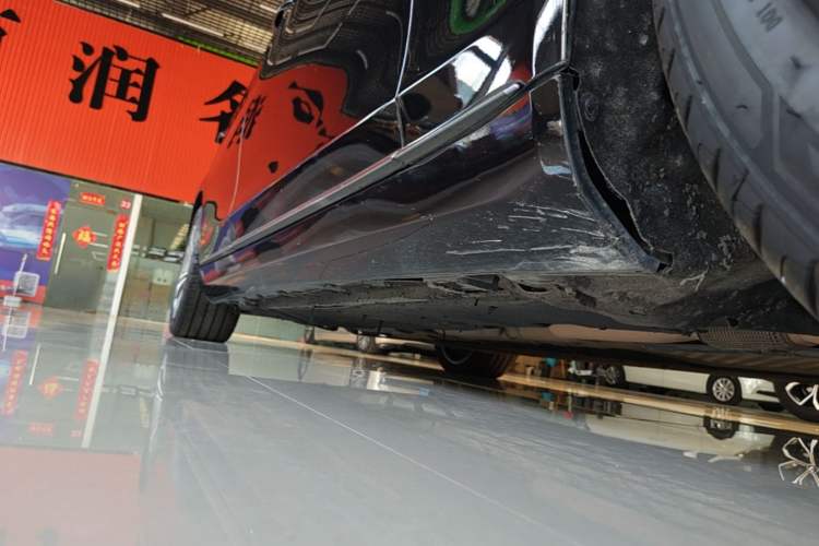 Used Mercedes-Benz S-Class 2018 S 320 L Right Side Sill