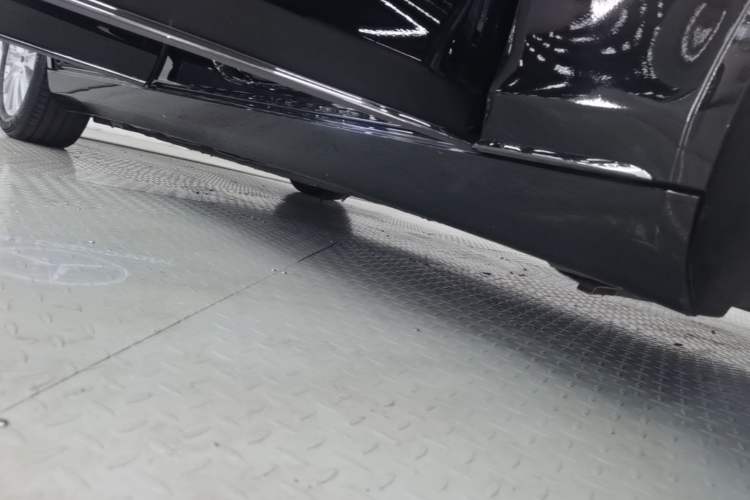 Used Mercedes-Benz S-Class 2018 S 320 L Right Side Sill