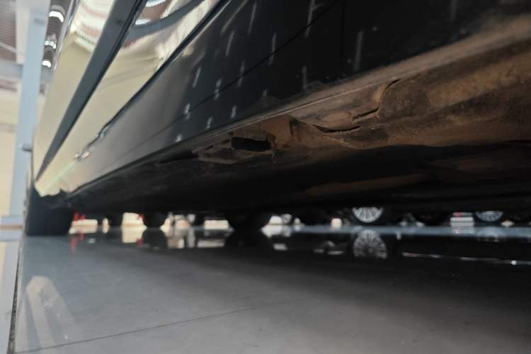 Used Mercedes-Benz S-Class 2018 S 320 L Right Side Sill