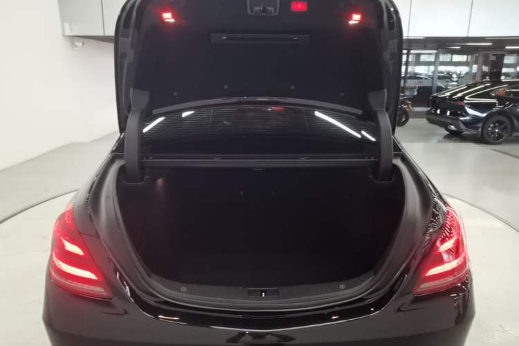Used Mercedes-Benz S-Class 2018 S 320 L Trunk
