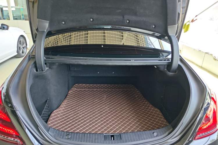 Used Mercedes-Benz S-Class 2018 S 320 L Trunk