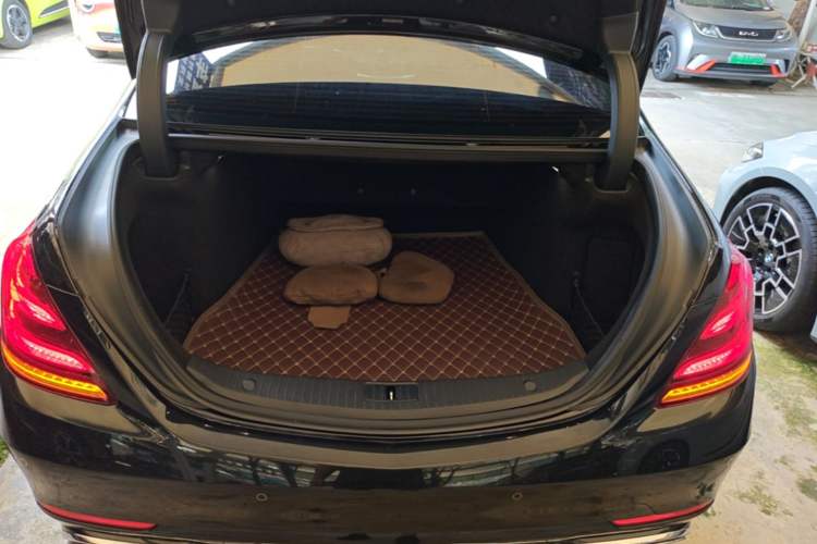 Used Mercedes-Benz S-Class 2018 S 320 L Trunk