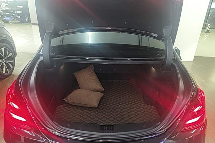 Used Mercedes-Benz S-Class 2018 S 320 L Trunk