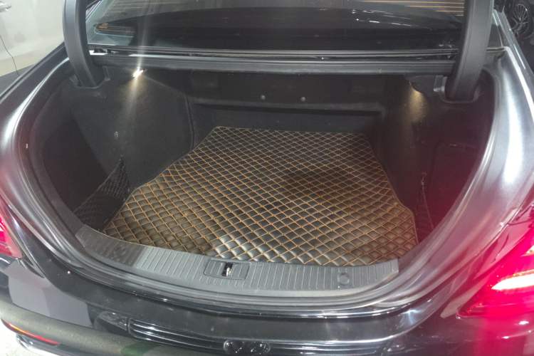 Used Mercedes-Benz S-Class 2018 S 320 L Trunk