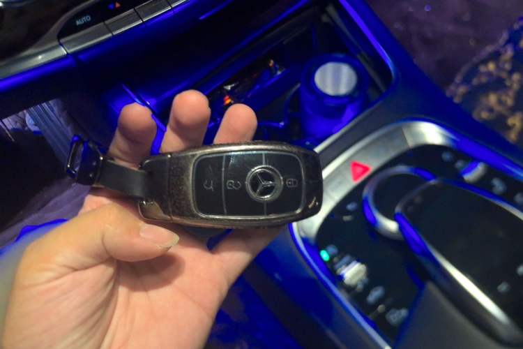 Used Mercedes-Benz S-Class 2018 S 320 L Vehicle Key