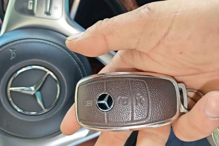 Used Mercedes-Benz S-Class 2018 S 320 L Vehicle Key
