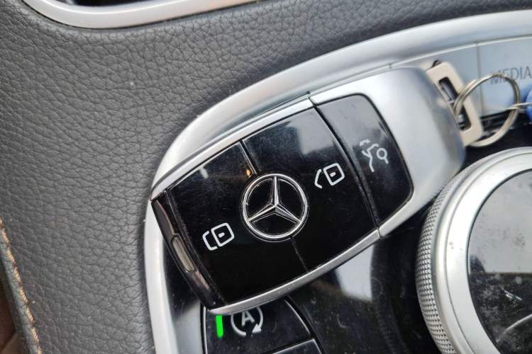 Used Mercedes-Benz S-Class 2018 S 320 L Vehicle Key