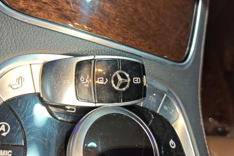 Used Mercedes-Benz S-Class 2018 S 320 L Vehicle Key