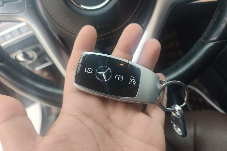 Used Mercedes-Benz S-Class 2018 S 320 L Vehicle Key
