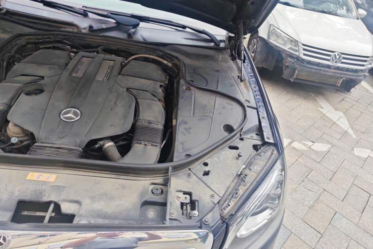 Used Mercedes-Benz S-Class 2018 S 320 L Engine Bay Left