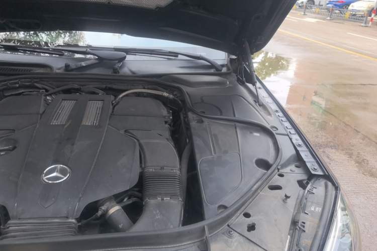 Used Mercedes-Benz S-Class 2018 S 350 L Engine Bay Left