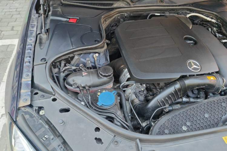 Used Mercedes-Benz S-Class 2018 S 320 L Engine Bay Right