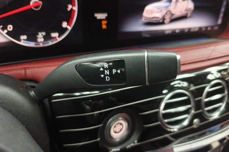 Used Mercedes-Benz S-Class 2018 S 320 L Gear Lever