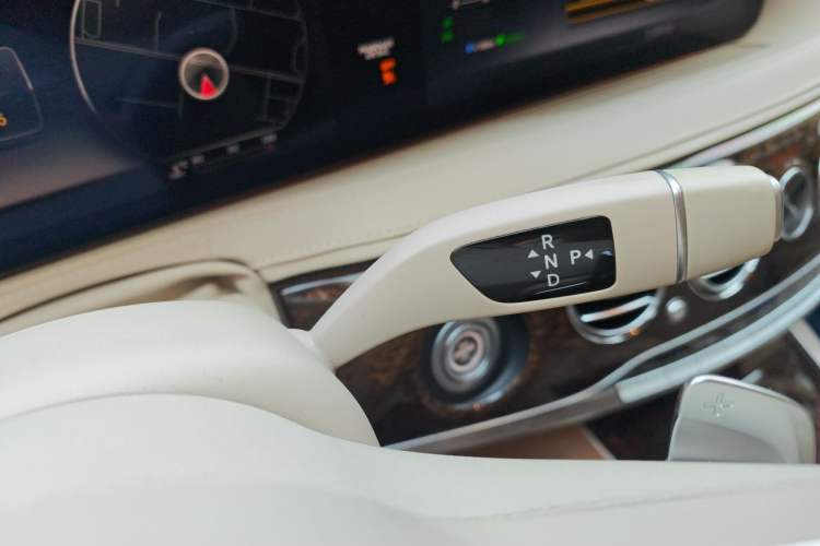 Used Mercedes-Benz S-Class 2018 S 320 L Gear Lever