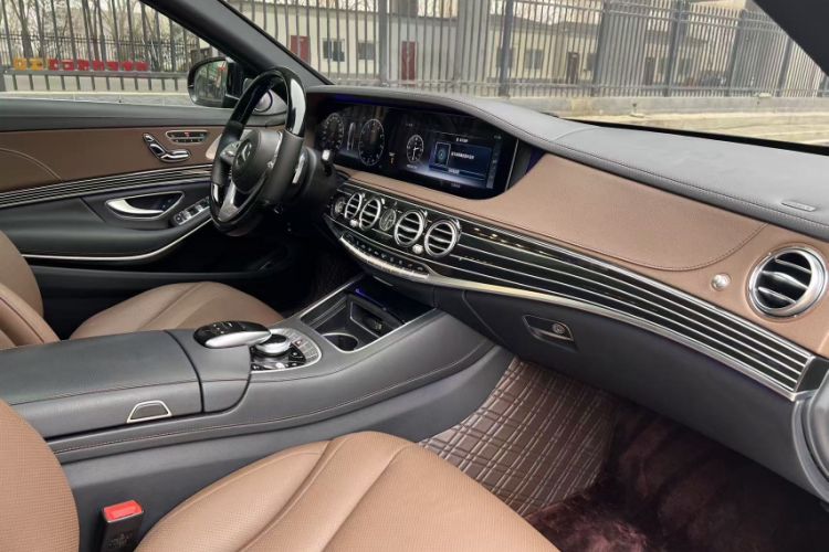 Used Mercedes-Benz S-Class 2018 S 350 L Interior 3
