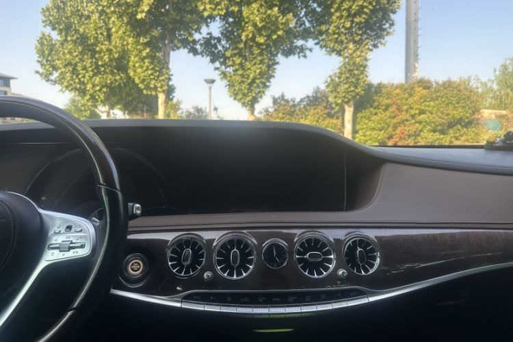 Used Mercedes-Benz S-Class 2018 S 350 L Interior 8