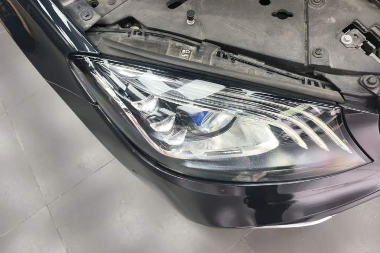 Used Mercedes-Benz S-Class 2018 S 320 L Right Front Headlight