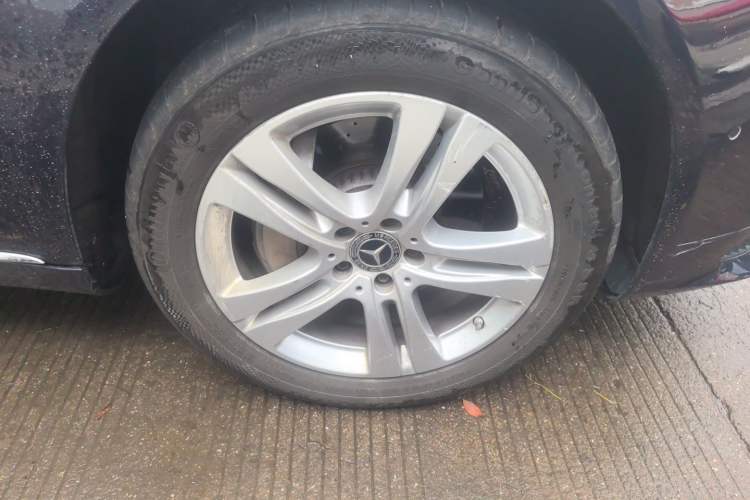Used Mercedes-Benz S-Class 2018 S 350 L Right Front Wheel Hub
