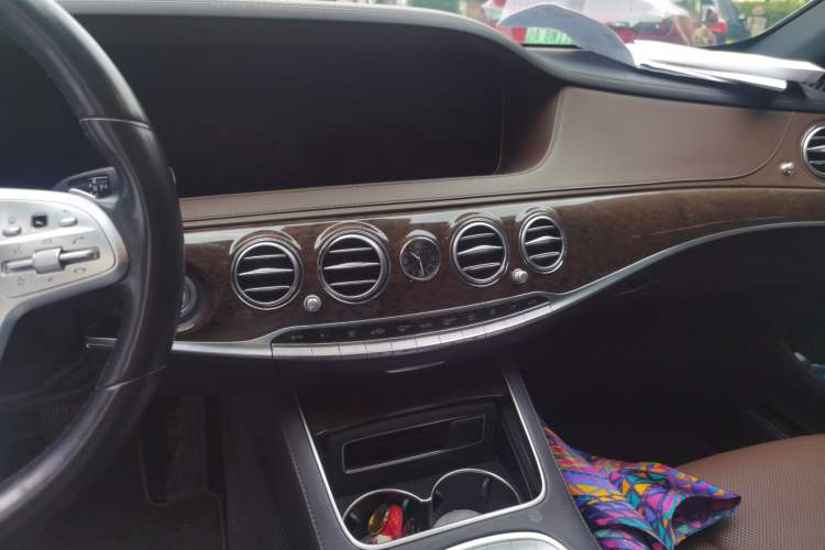 Used Mercedes-Benz S-Class 2018 S 320 L Audio And AC Panel