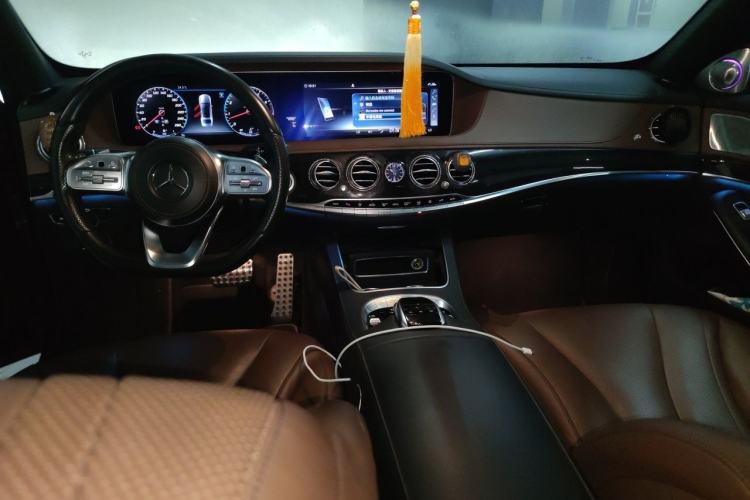 Used Mercedes-Benz S-Class 2018 S 450 L 4MATIC Excellence Special Edition Center Console