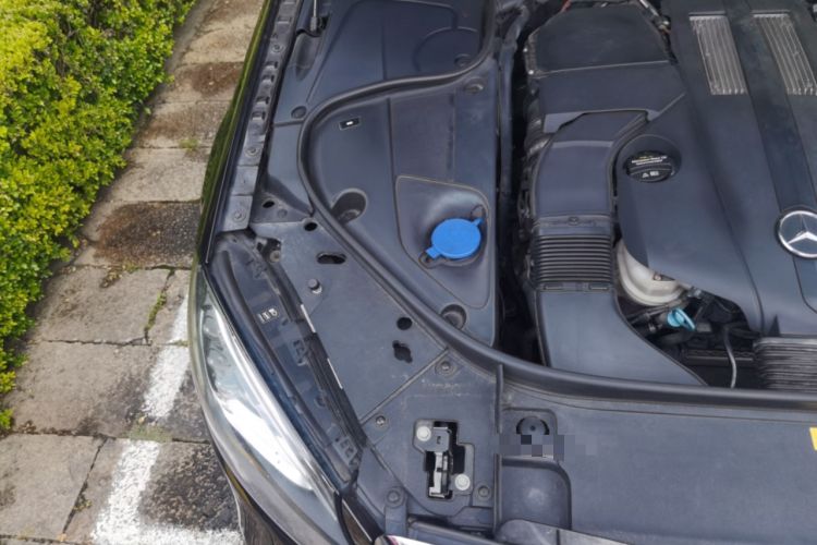 Used Mercedes-Benz S-Class 2018 S 320 L Engine Bay Right