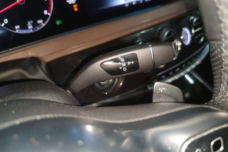 Used Mercedes-Benz S-Class 2018 S 450 L 4MATIC Excellence Special Edition Gear Lever