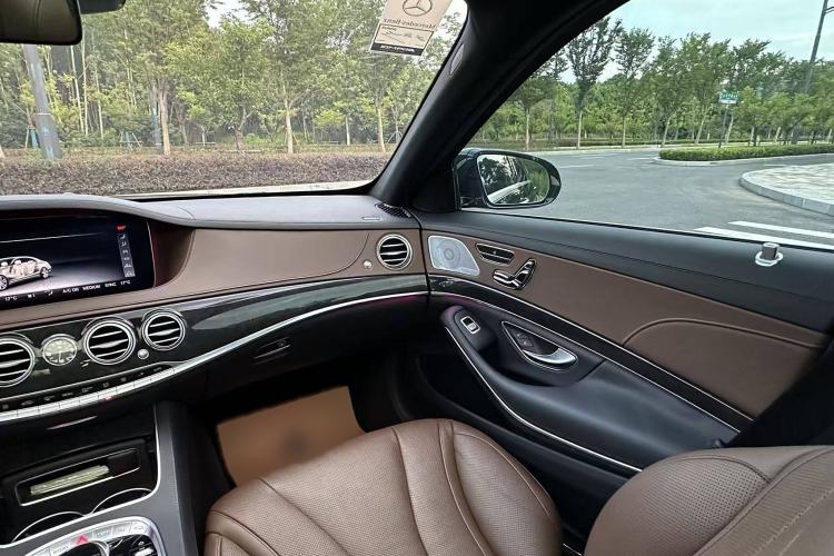 Used Mercedes-Benz S-Class 2018 S 450 L 4MATIC Excellence Special Edition Interior 12