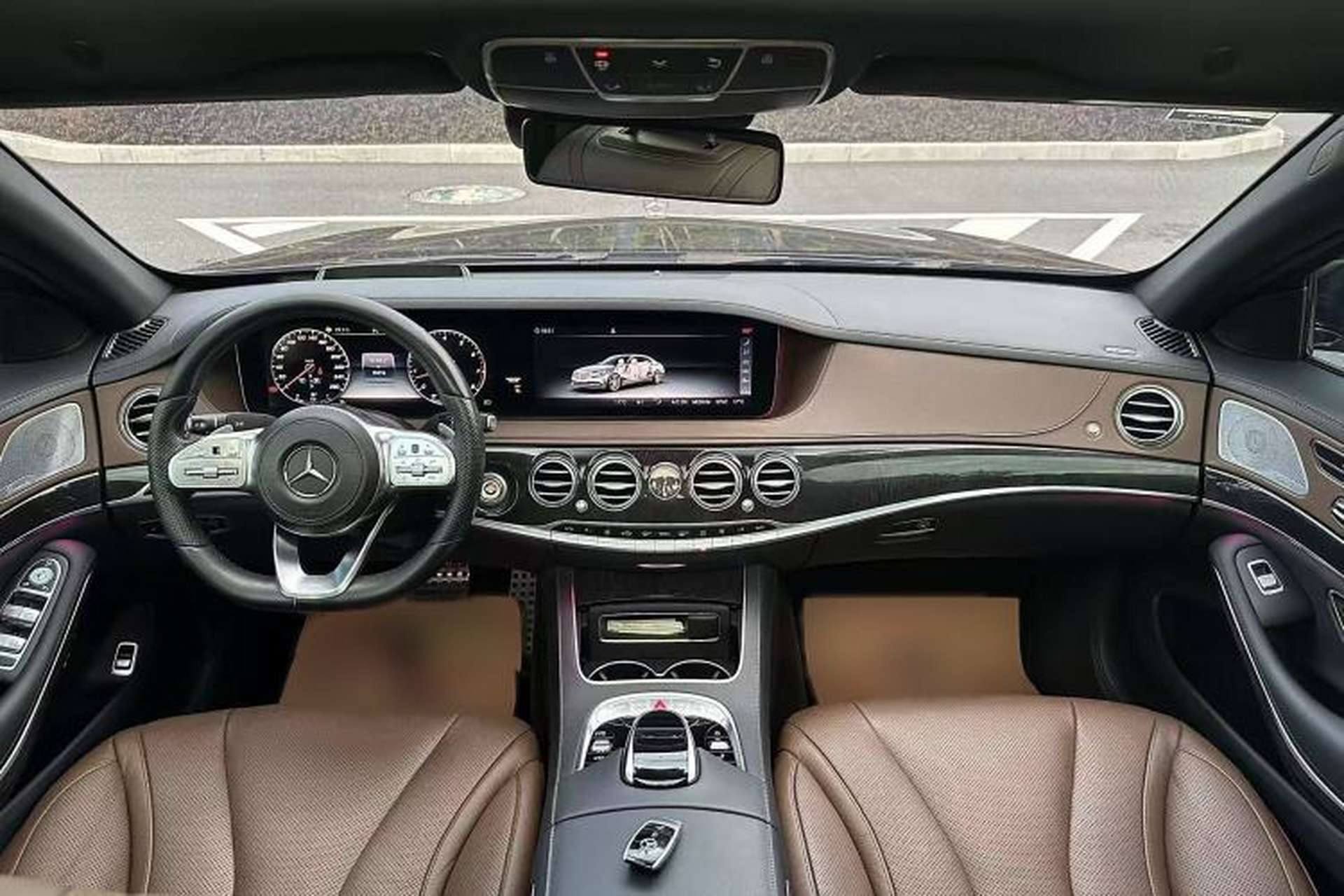 Used Mercedes-Benz S-Class 2018 S 450 L 4MATIC Excellence Special Edition Interior 2