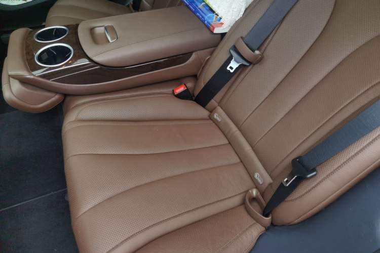 Used Mercedes-Benz S-Class 2018 S 320 L Left Rear Seat