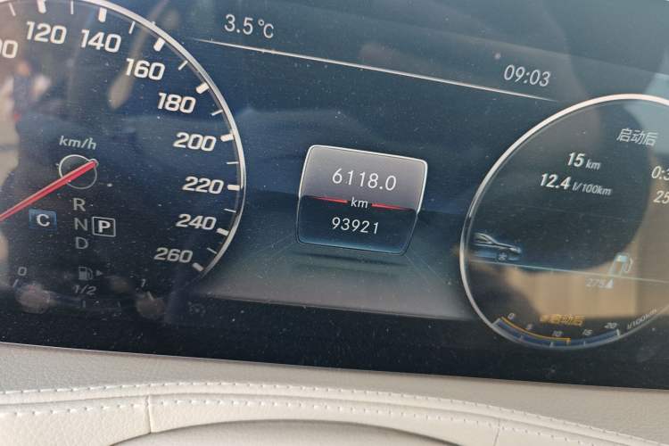 Used Mercedes-Benz S-Class 2018 S 450 L 4MATIC Odometer Close Up