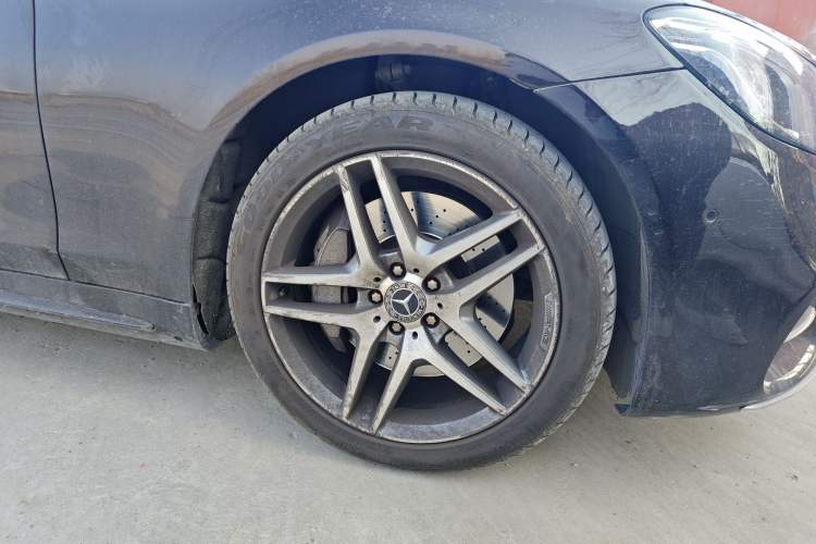 Used Mercedes-Benz S-Class 2018 S 450 L 4MATIC Right Front Wheel Hub