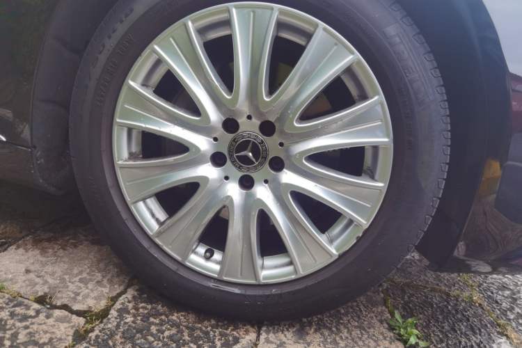 Used Mercedes-Benz S-Class 2018 S 320 L Right Front Wheel Hub