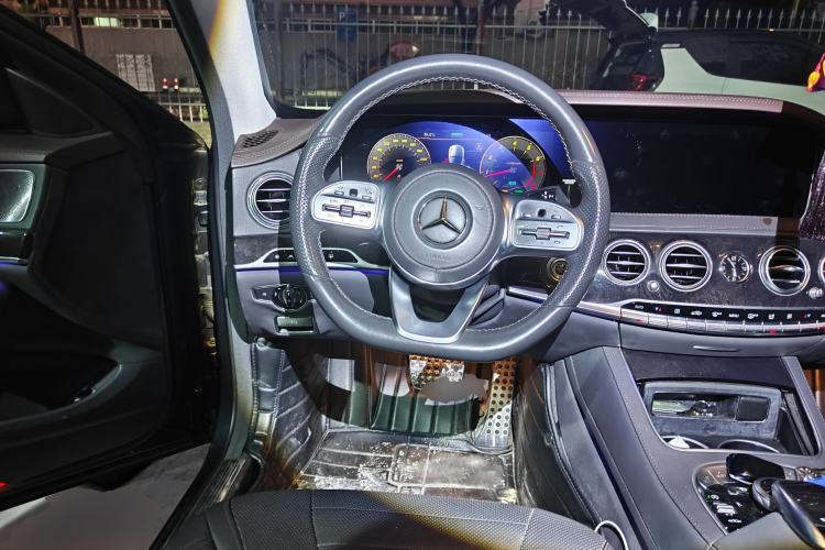 Used Mercedes-Benz S-Class 2018 S 500 L 4MATIC Steering Wheel