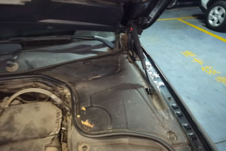 Used Mercedes-Benz S-Class 2018 S 320 L Engine Bay Left