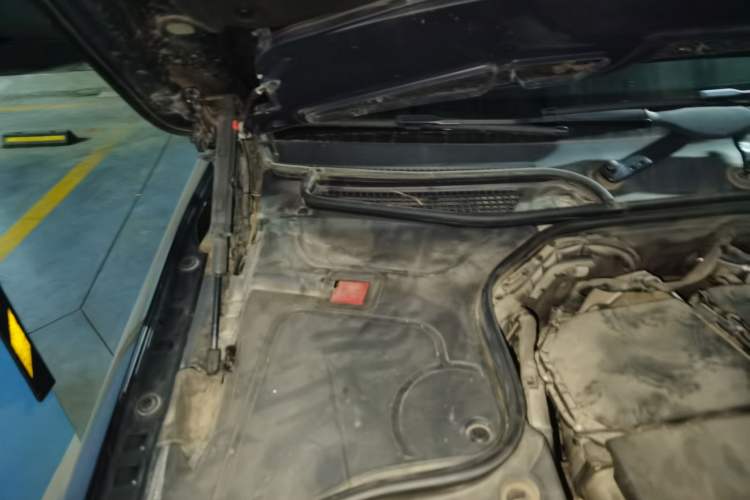 Used Mercedes-Benz S-Class 2018 S 320 L Engine Bay Right