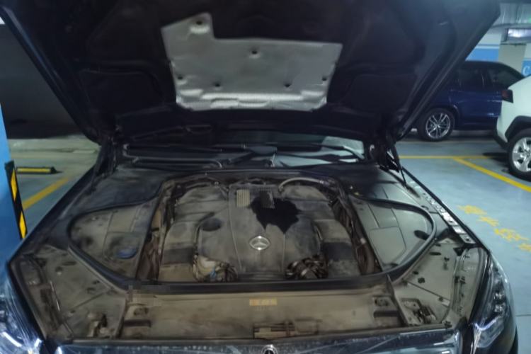 Used Mercedes-Benz S-Class 2018 S 320 L Engine Bay
