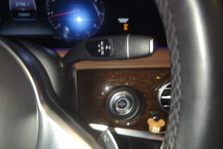 Used Mercedes-Benz S-Class 2018 S 320 L Gear Lever