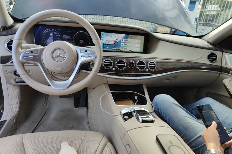 Used Mercedes-Benz S-Class 2018 S 450 L Center Console