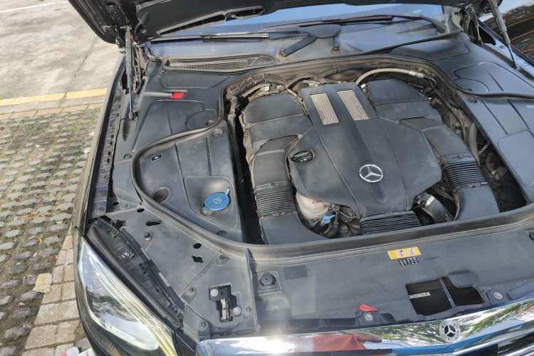 Used Mercedes-Benz S-Class 2018 S 450 L Engine Bay Right