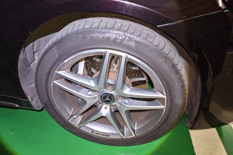 Used Mercedes-Benz S-Class 2018 S 450 L 4MATIC Right Front Wheel Hub