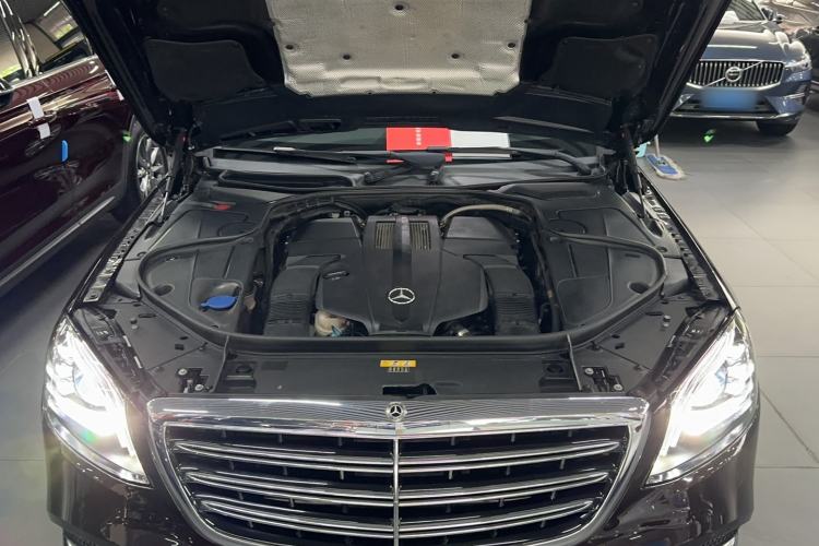 Used Mercedes-Benz S-Class 2018 S 320 L Engine Bay